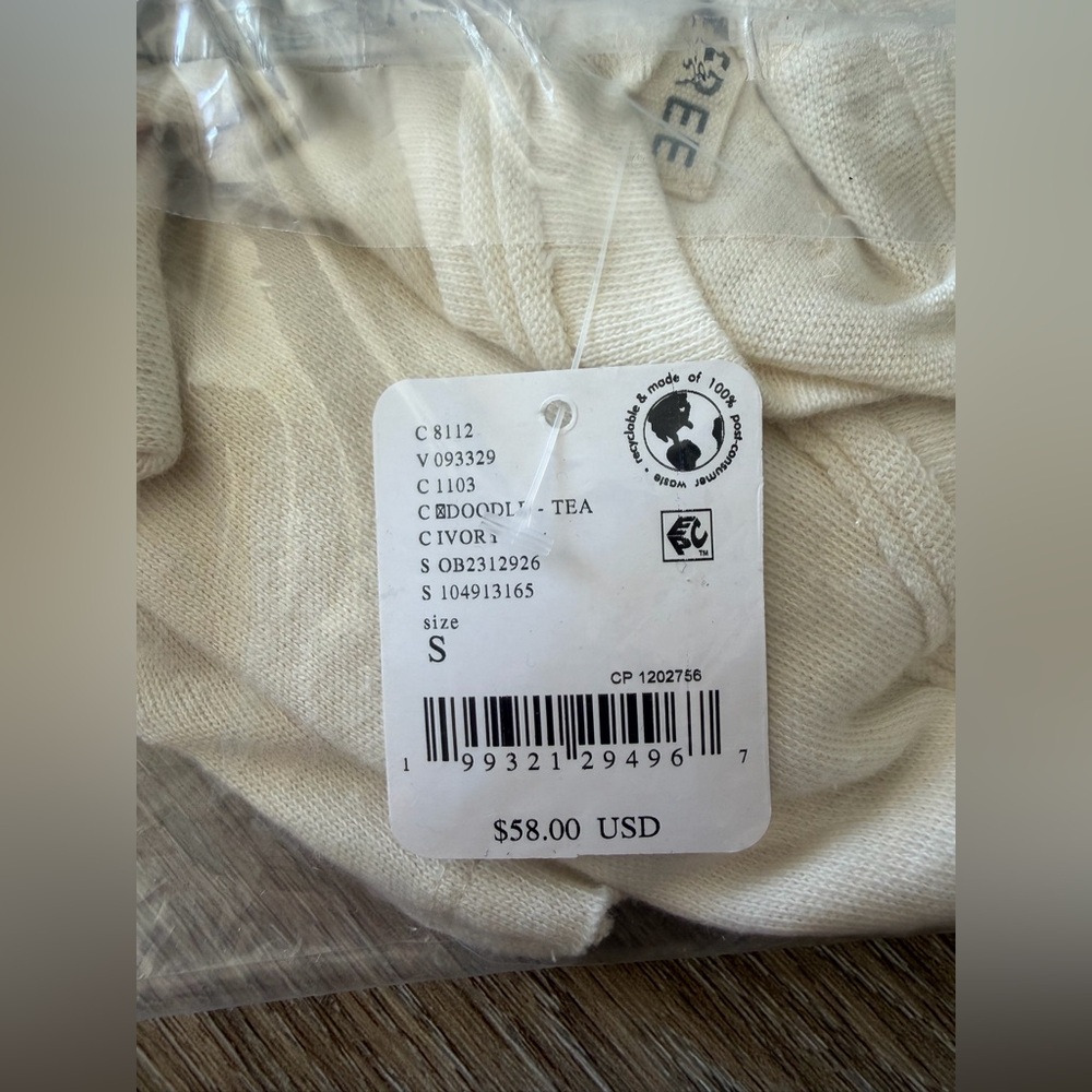 Free People We The Free Fur Friend Tee Cream Doodle Dog Graphic T-Shirt Size S - Picture 6 of 7